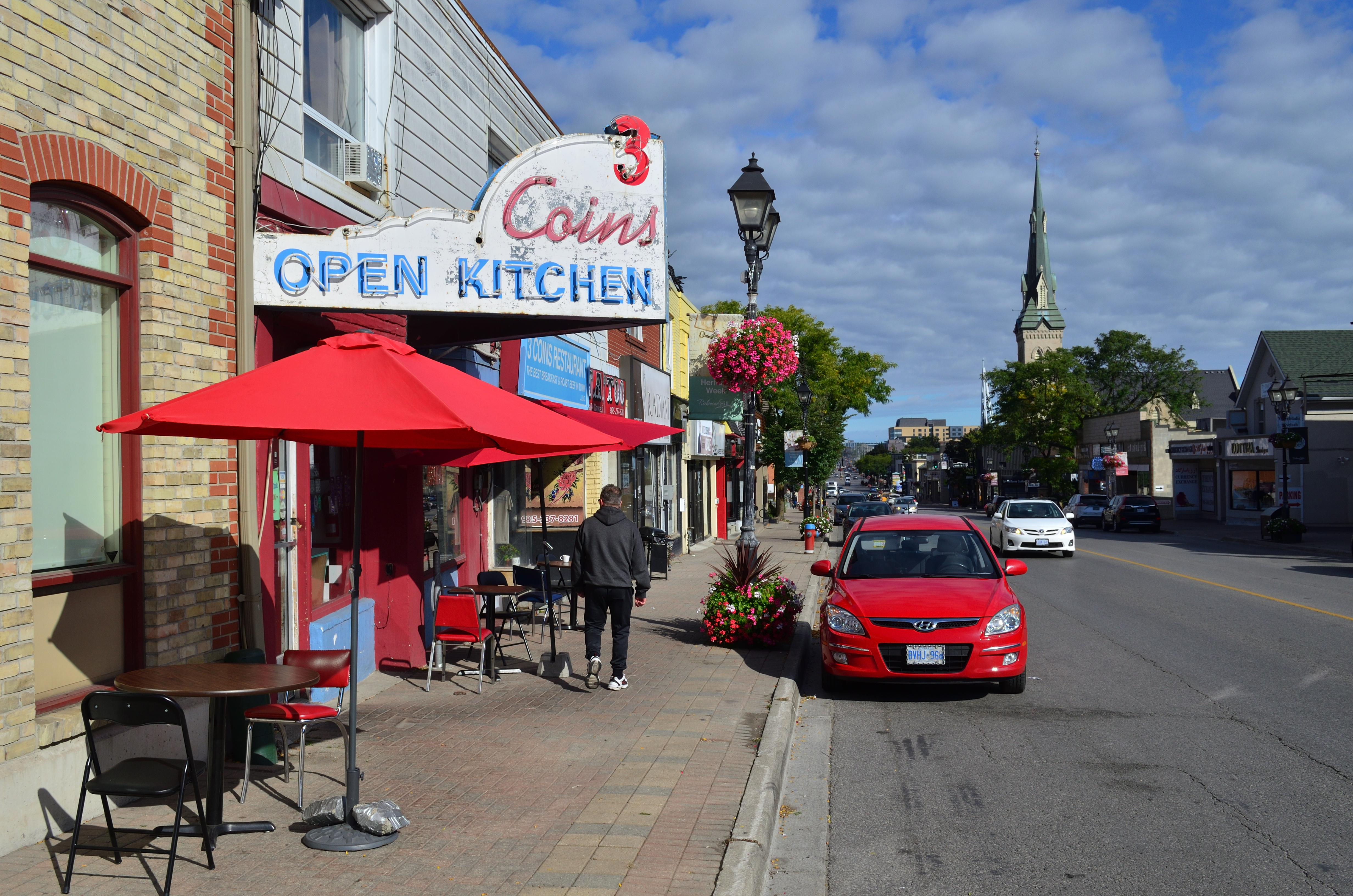 Yonge St Richmond Hill location